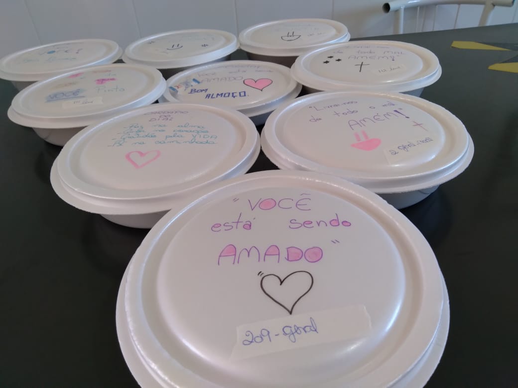 Santa Casa de Birigui fornece alimentação e mensagens de incentivo e carinho aos pacientes