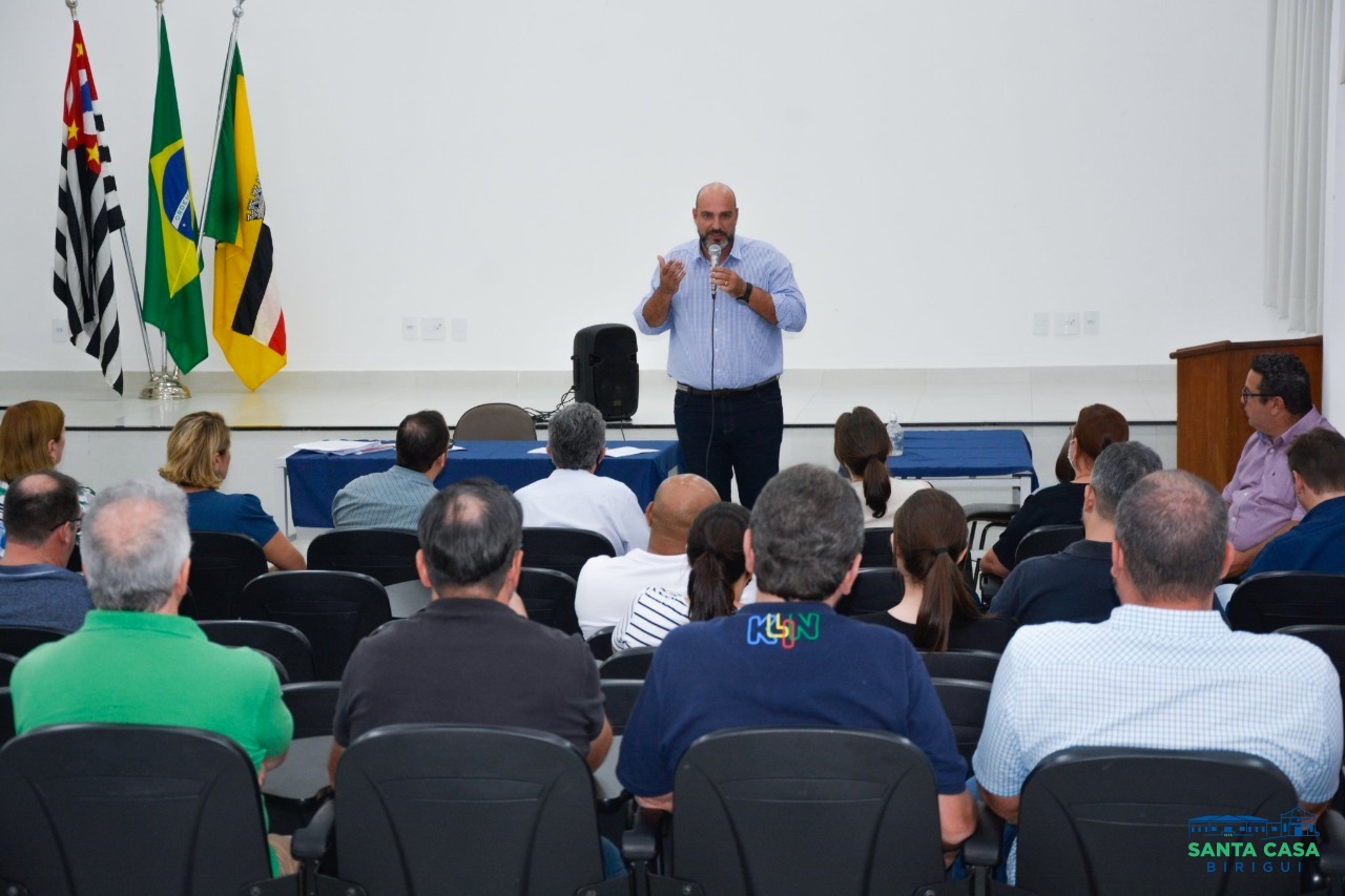 Prefeito de Birigui faz reunião na Santa Casa em prol de melhorias na unidade