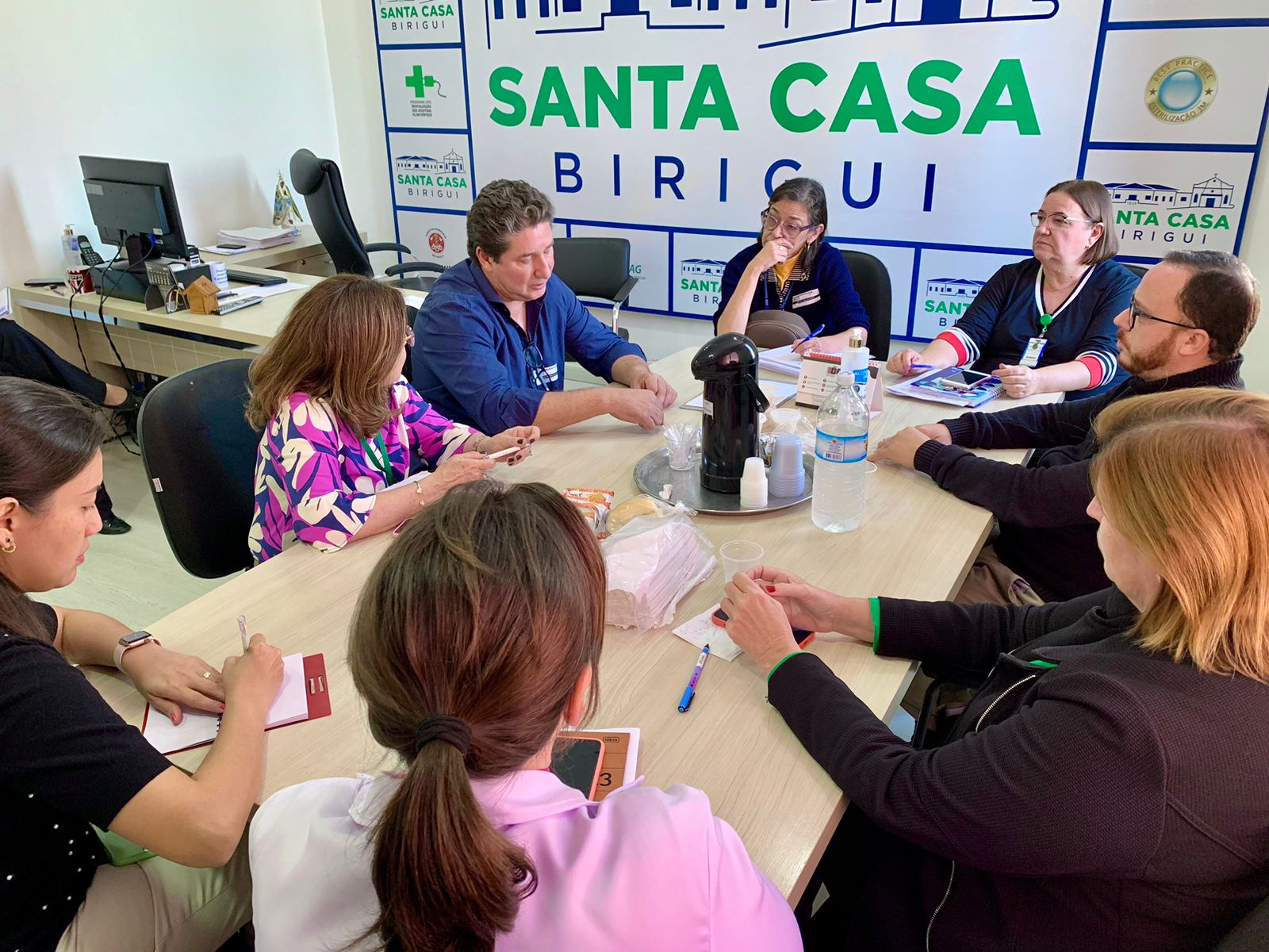 Diretoria apresenta prioridades do hospital para diretor do Departamento Regional de Saúde