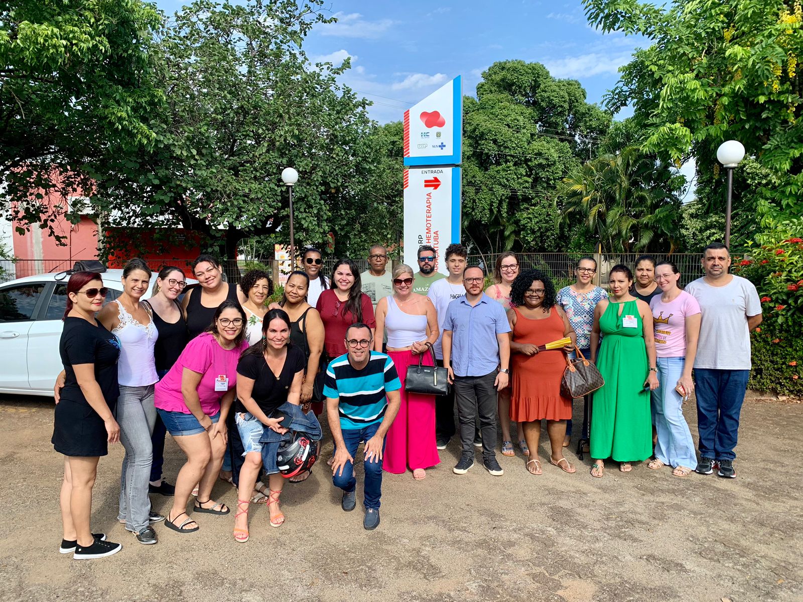 Colaboradores da Santa Casa  participam de doação de sangue no Hemocentro