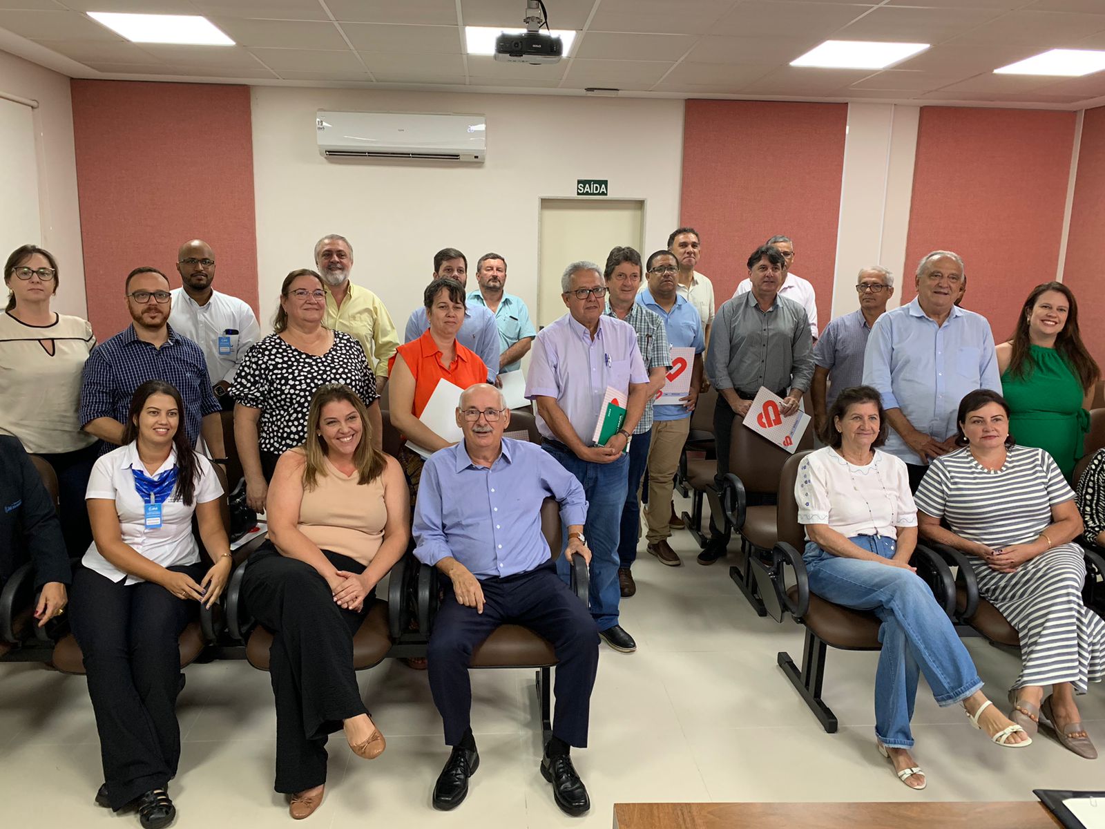 Diretoria da Santa Casa de Birigui participa de encontro com presidente da Fehosp