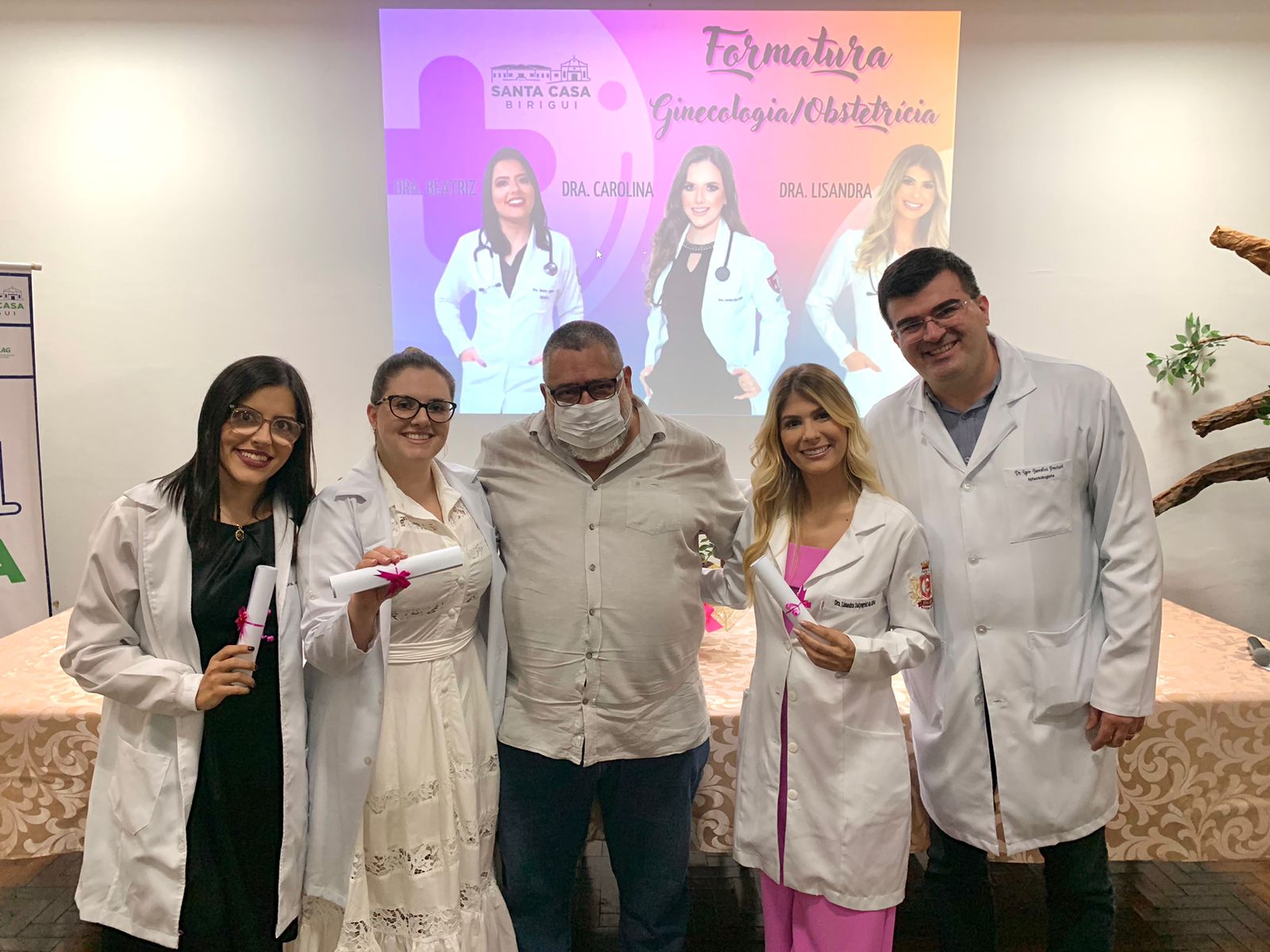 Santa Casa de Birigui celebra formatura de três residentes em Ginecologia e Obstetrícia