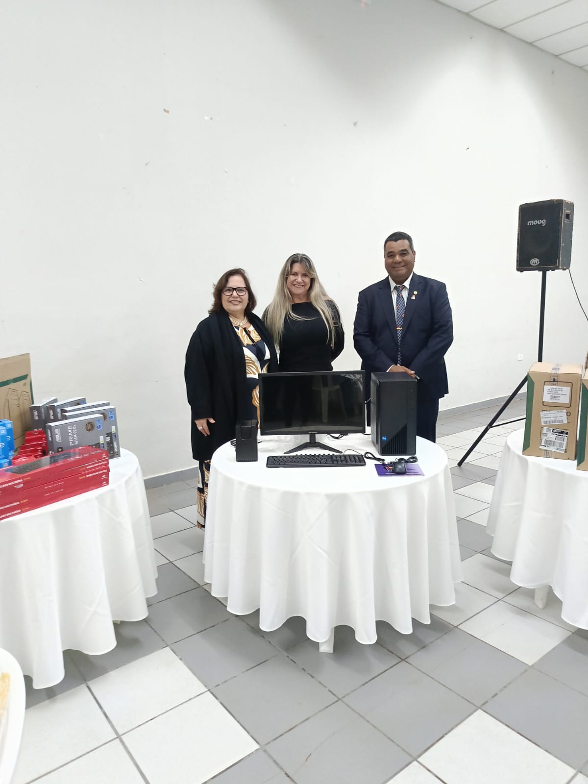 Santa Casa de Birigui recebe doação de cinco computadores do Rotary Clube e da Casa da Amizade